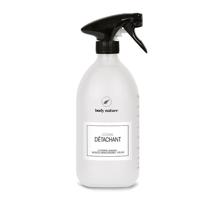 Flacon spray en verre pour préparer la recette miracle du Cocktail Détachant (recette miracle pour nettoyer les tâches)