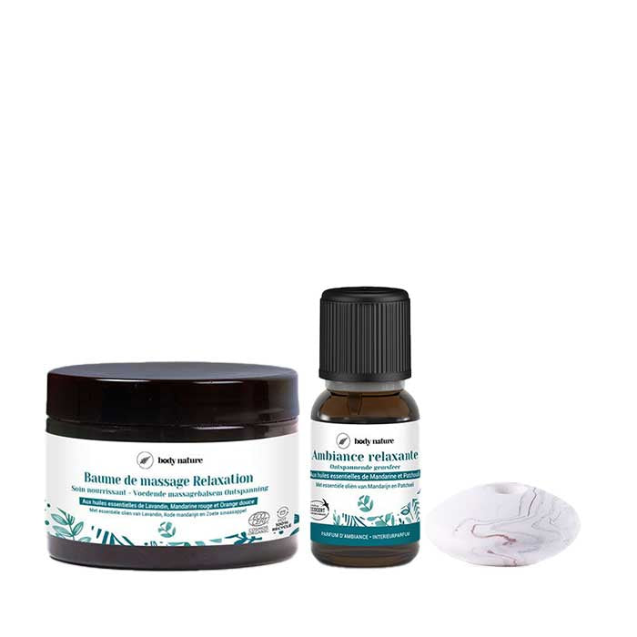 Trio de produits relaxants. Ce trio contient un Baume de massage relaxation (150ml), un parfum d'ambiance aux huiles essentielles en 15ml (Ambiance relaxante) et un galet aromatique pour diffuser ce parfum d'ambiance.