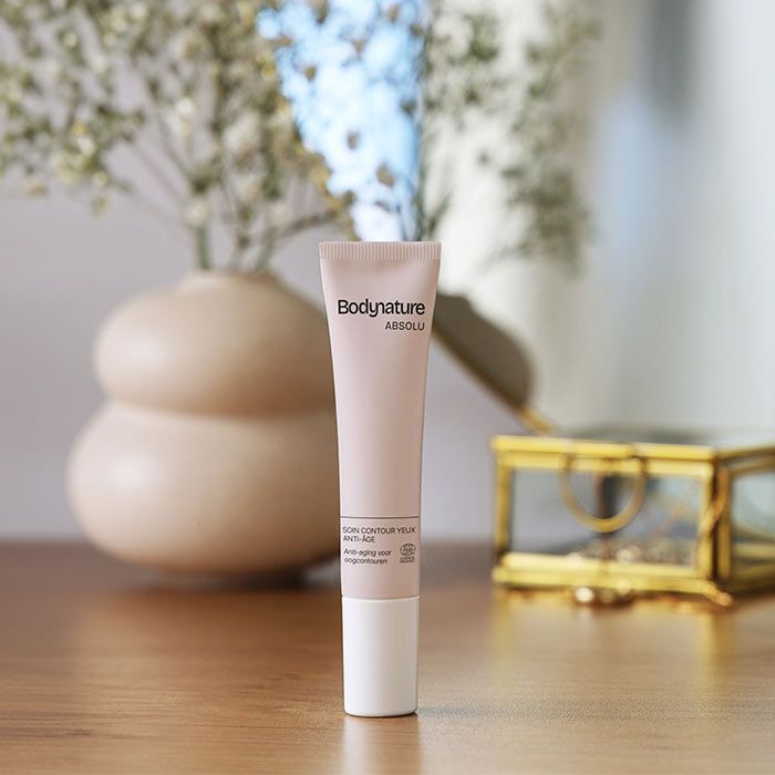 Tube du soin contour des yeux anti-âge