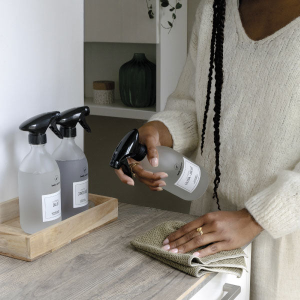 Les trois flacons de dilution du Propre