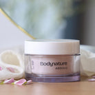 Pot de la crème légère anti-âge pour peaux normales, mixtes à grasses